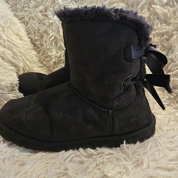 UGG Shoes - UGG Black Bailey Bow II Boots - Size 7